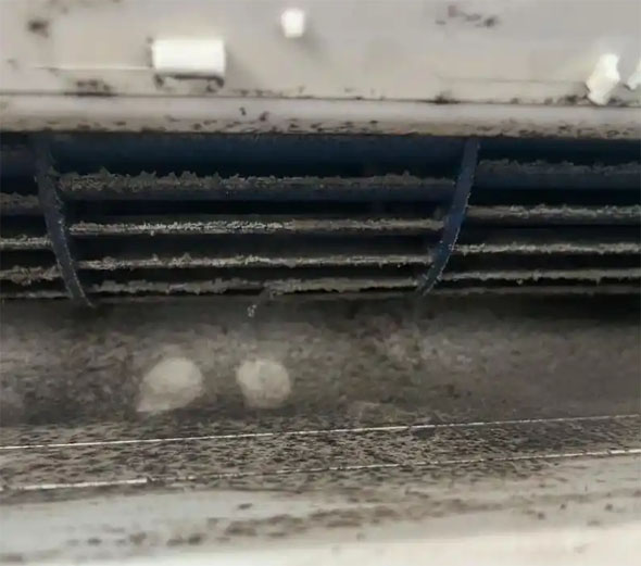 乐山空调吹的风有股烧焦味是怎么回事